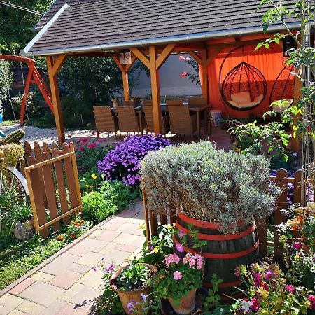 Szabo Vendeghaz Hotel Siklós Екстериор снимка