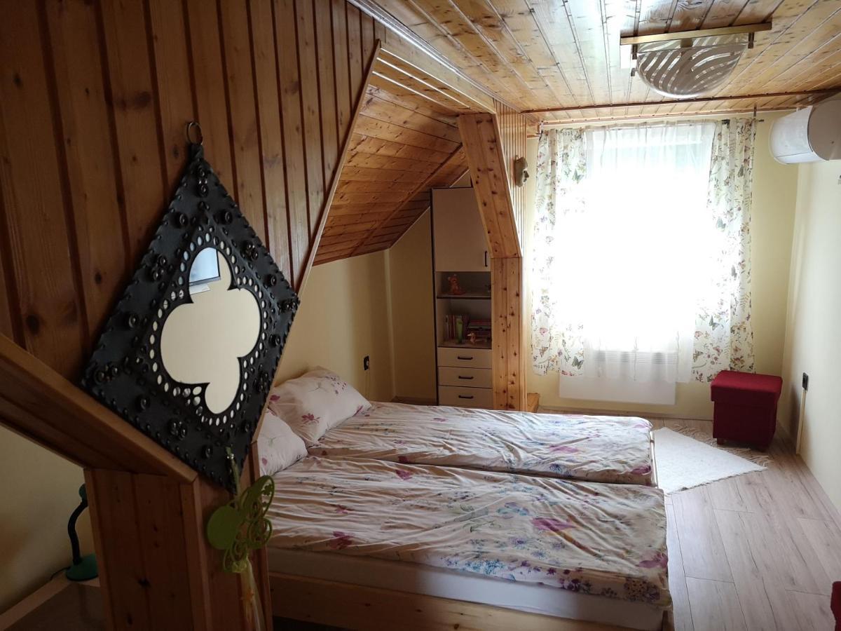 Szabo Vendeghaz Hotel Siklós Екстериор снимка