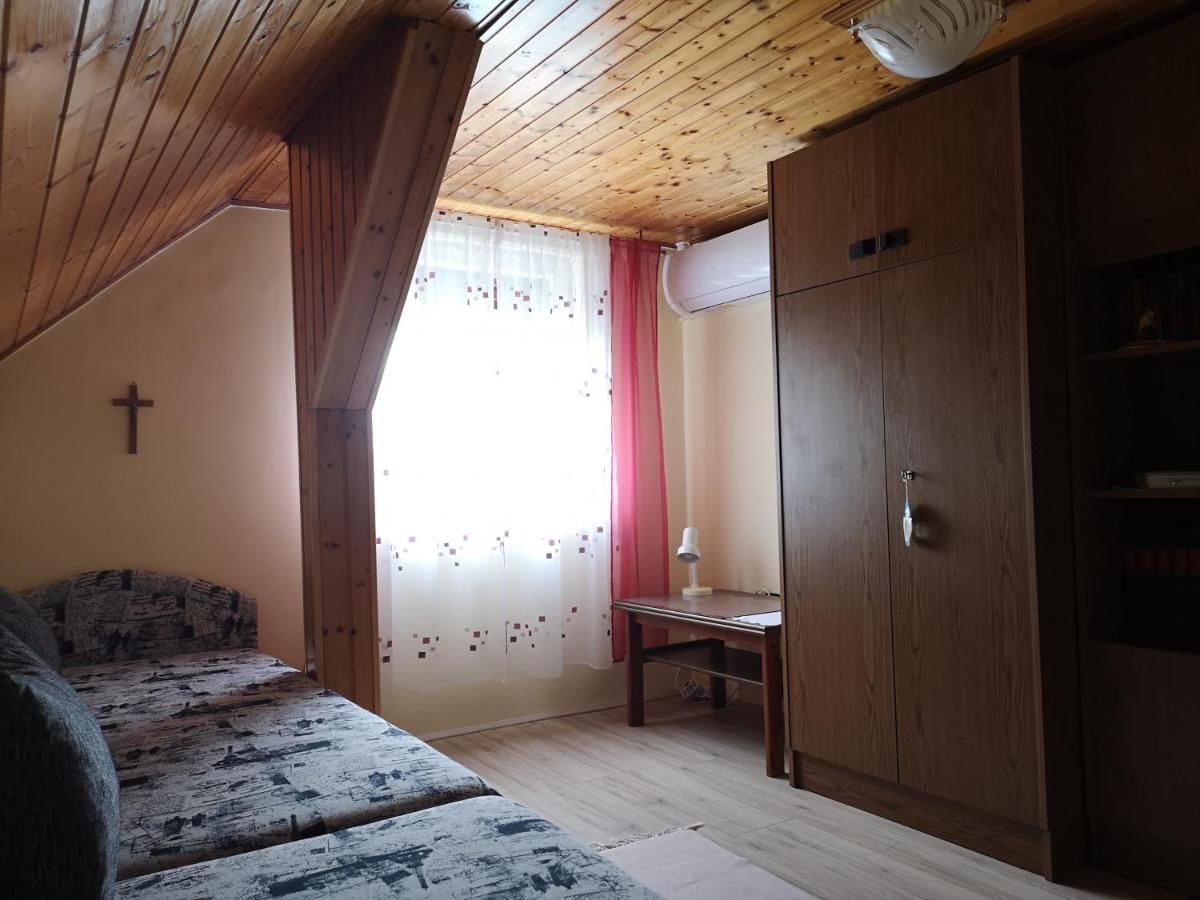 Szabo Vendeghaz Hotel Siklós Екстериор снимка